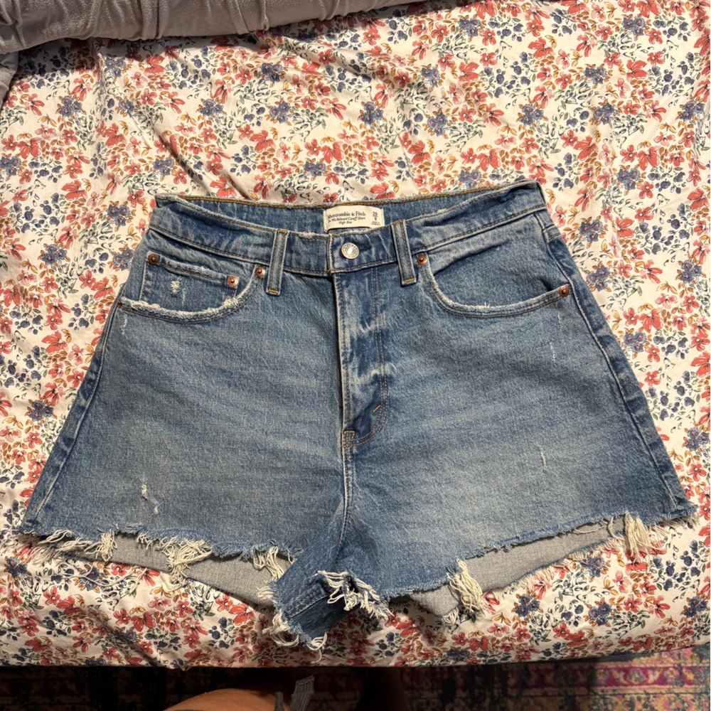 Abercrombie The 90’s Relaxed cut off Short